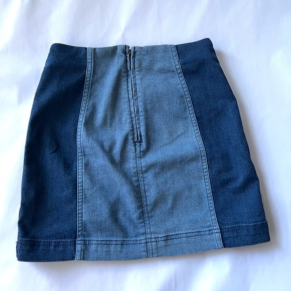 Free People 2 Tone Panel Denim Jean Skirt size 2 - Picture 8 of 8